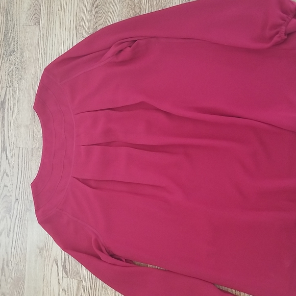 (M) Studio M Soft Flowy Top Burgundy Flattering Loose Fit Statement Sleeves - Picture 8 of 9